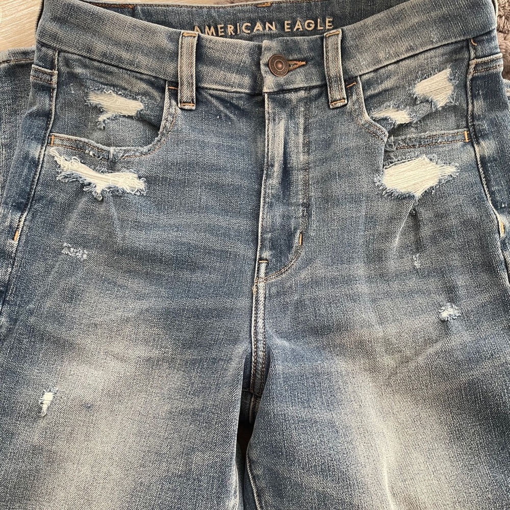 American Eagle size 6 “the dream Jean”
